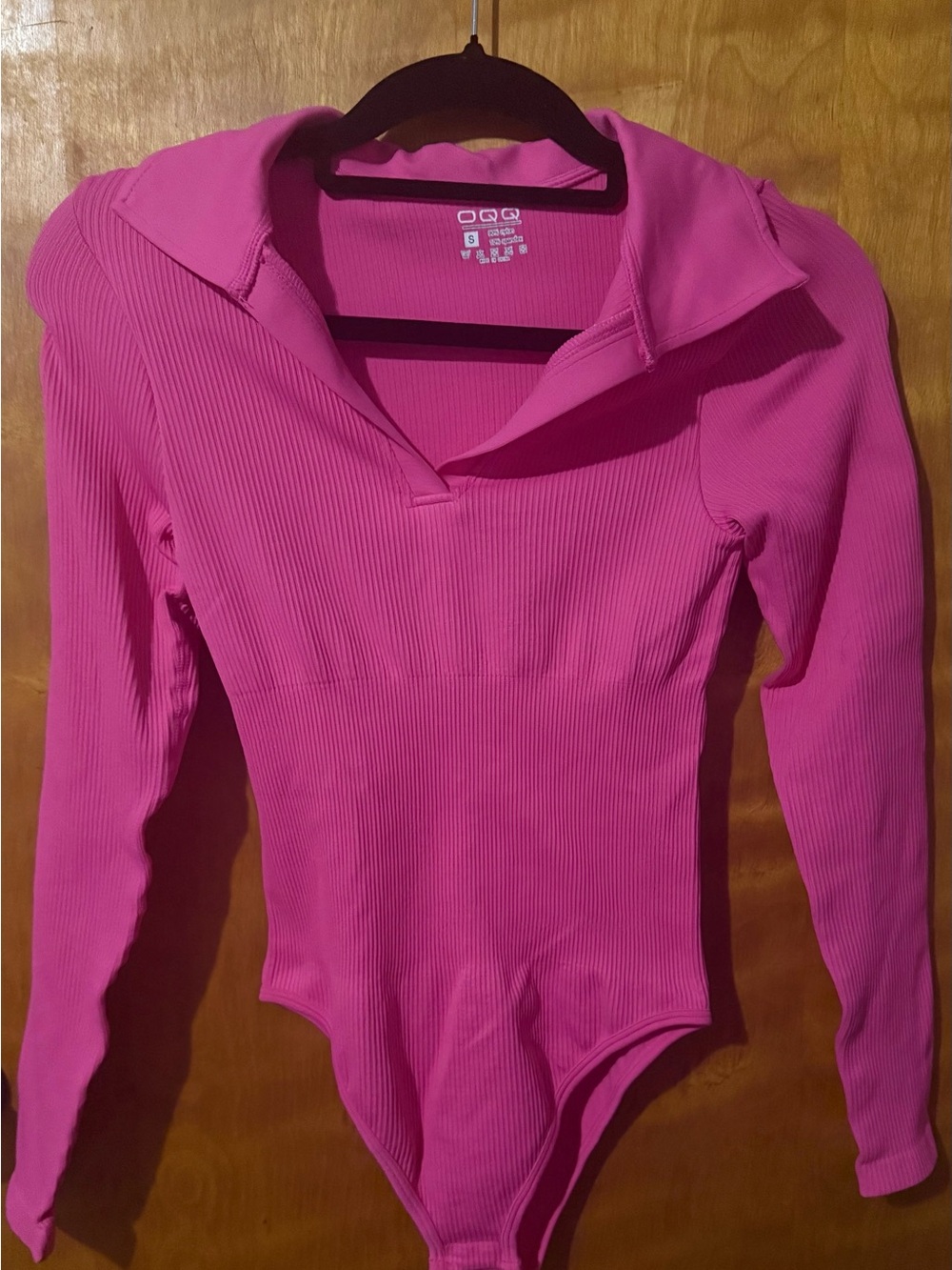 OQQ Ribbed Long Sleeve Collared Bodysuit – Hot Pink – Size Small